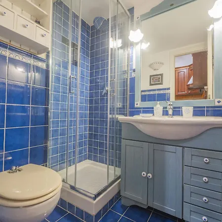 Romantic Piazza Navona Hideaway